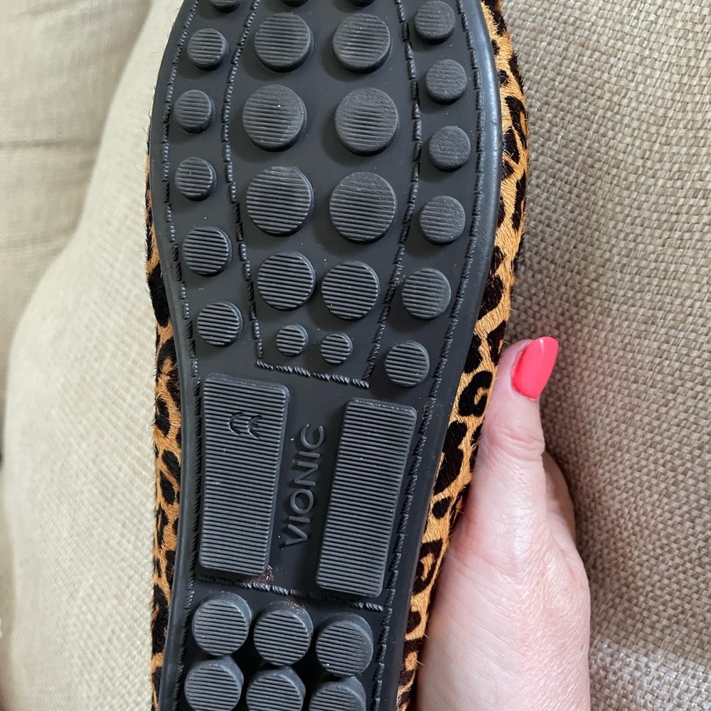 Vionic Leopard Print Driving Flats With Gold Acce… - image 6